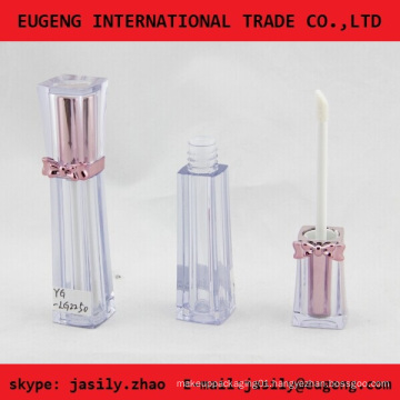 Gorgeous New embossment bowknot lip gloss Tube